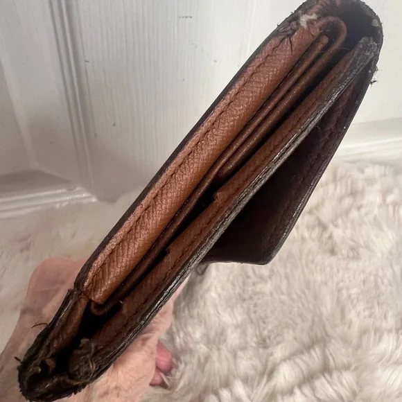 LOUIS VUITTON MONOGRAM PORTE TRESOR INTERNATIONAL WALLET - Picture 5 of 15